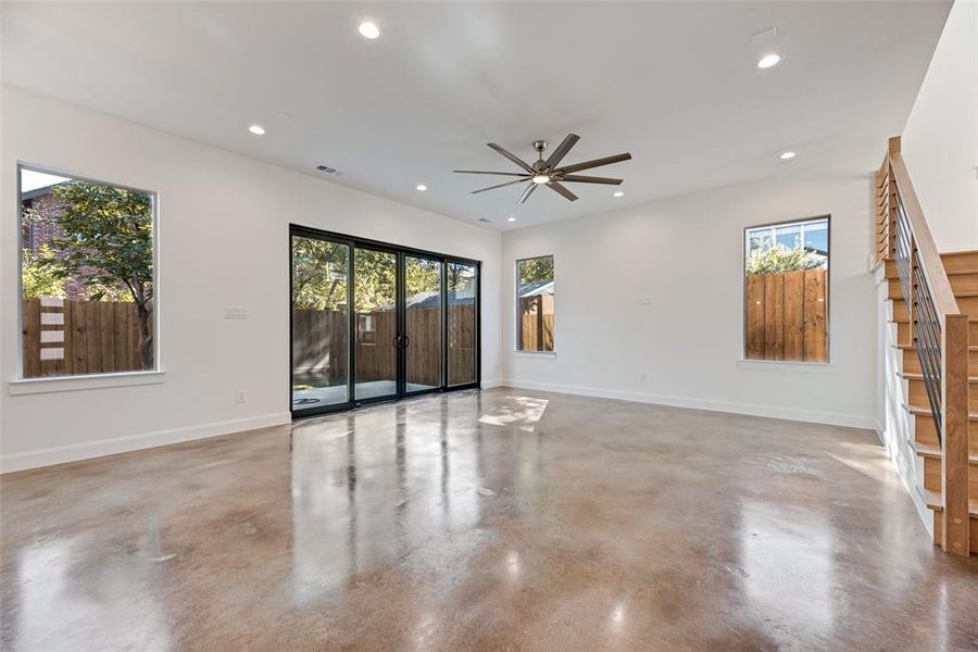 Spacious, unfurnished interior of a new home in , Dallas (Image 31).