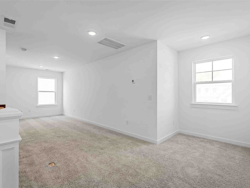 Spacious, unfurnished interior of a new home in Heartland, Heartland (Image 25).