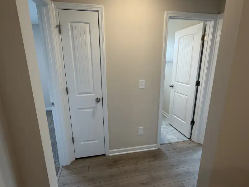 Spacious, unfurnished interior of a new home in Stillwater, Tullahoma (Image 9).