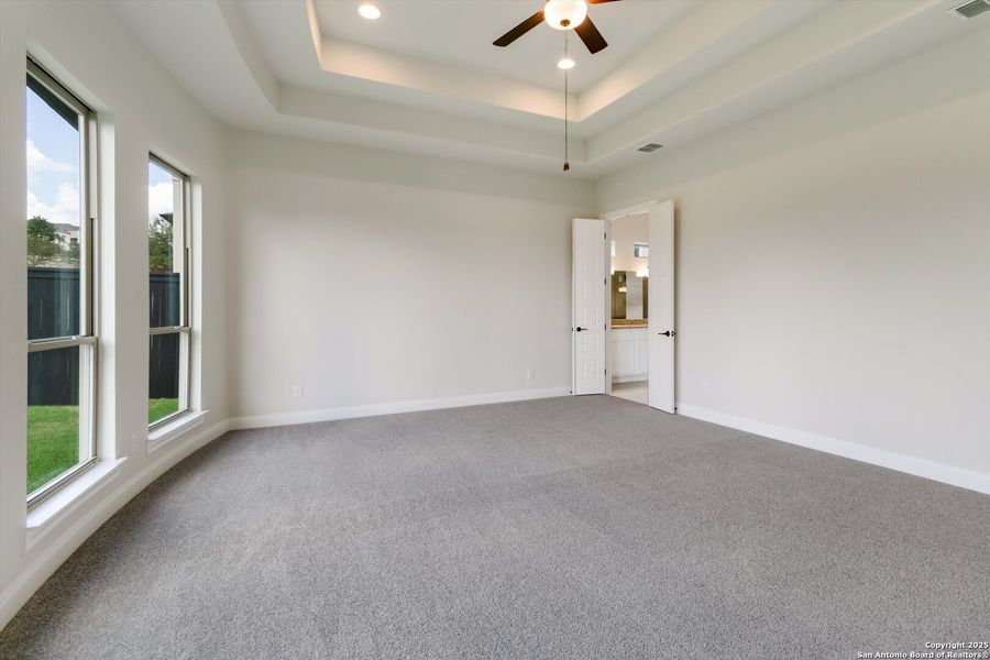 Spacious, unfurnished interior of a new home in Johnson Ranch, Bulverde (Image 26).