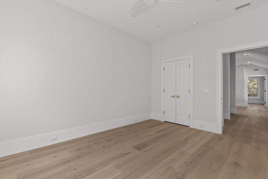 Spacious, unfurnished interior of a new home in , Sullivan's Island (Image 43).