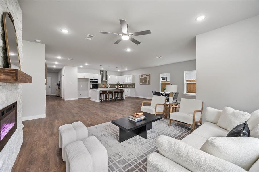 Furnished interior view inside a new home in , Dallas (Image 14).