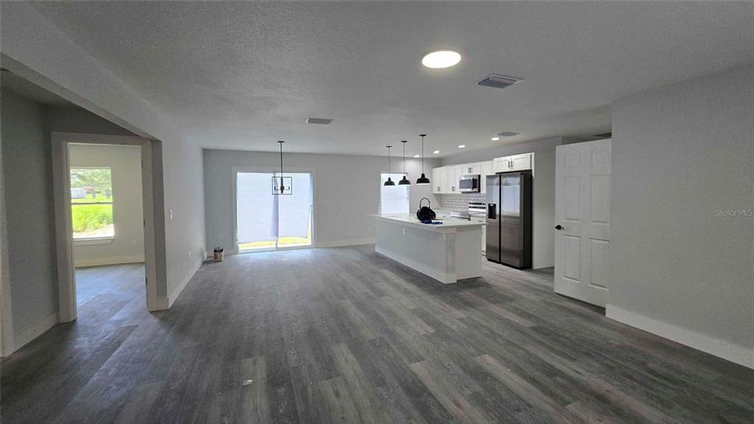 Spacious, unfurnished interior of a new home in , Dunnellon (Image 46).