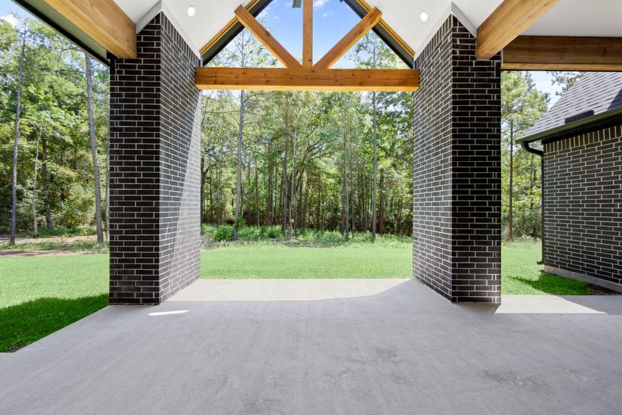 Exterior details and patio area of a home in , Huntsville (Image 25).