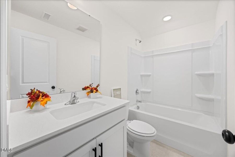 50-2A1A1268 3rd floor bathroom