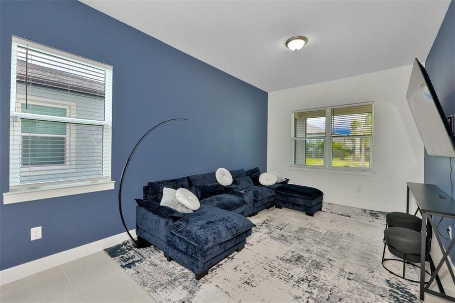 Furnished interior view inside a new home in , Apollo Beach (Image 36).