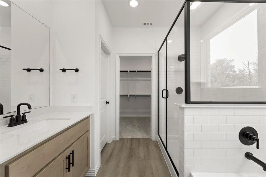 Furnished interior view inside a new home in Meadow Park, Melissa (Image 7). Furnished interior view inside a new home in Meadow Park, Melissa (Image 7).