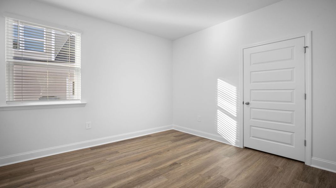 Spacious, unfurnished interior of a new home in The Lakes at North Glynn, Brunswick (Image 19).