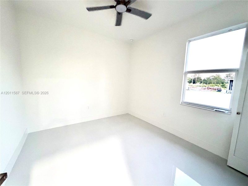 Spacious, unfurnished interior of a new home in , Lehigh Acres (Image 19).