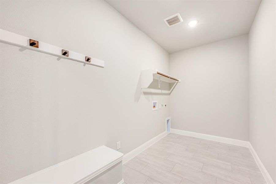Spacious, unfurnished interior of a new home in Eagle Glen 60, Alvarado (Image 20).