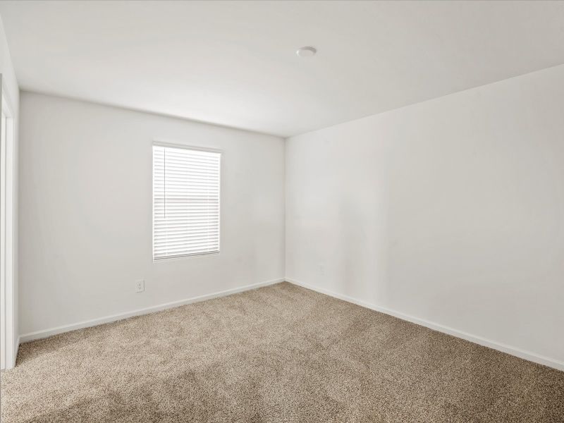 Spacious, unfurnished interior of a new home in Hanson Ridge, Vail (Image 14).