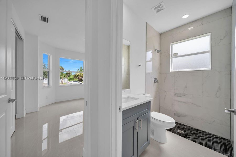 Furnished interior view inside a new home in , Lehigh Acres (Image 8).