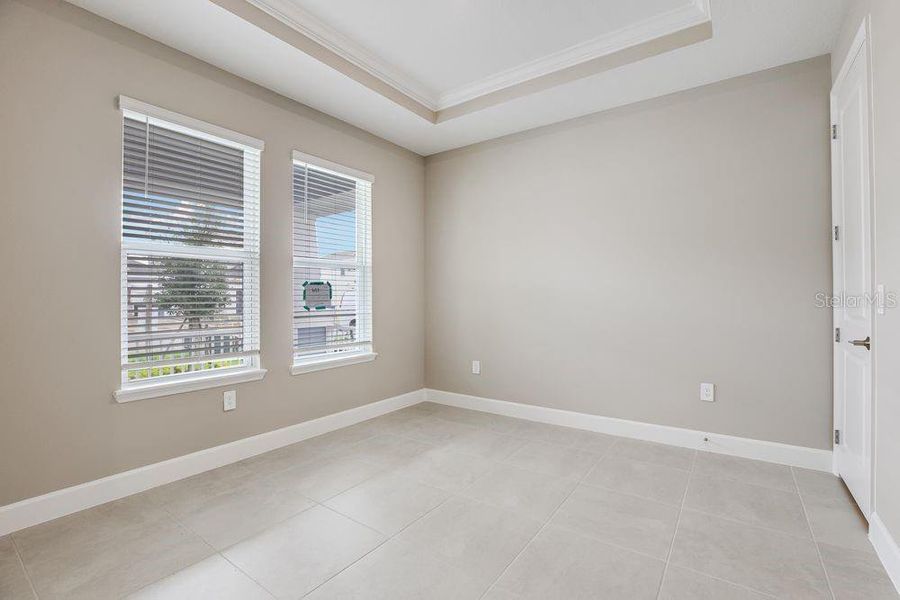 Spacious, unfurnished interior of a new home in Indigo Creek, Apollo Beach (Image 37).