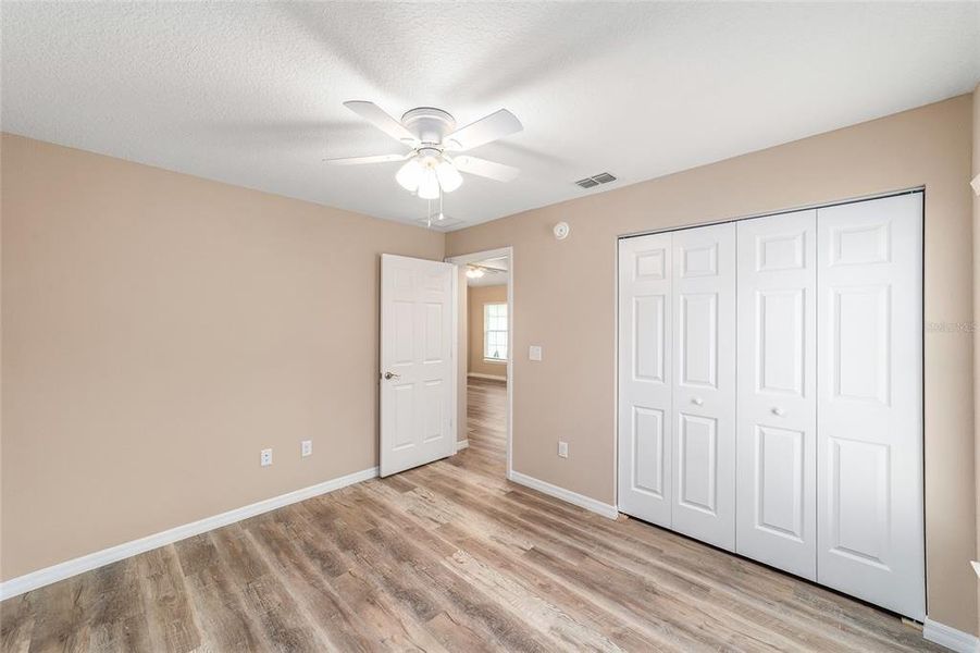 Spacious, unfurnished interior of a new home in , Ocala (Image 27).