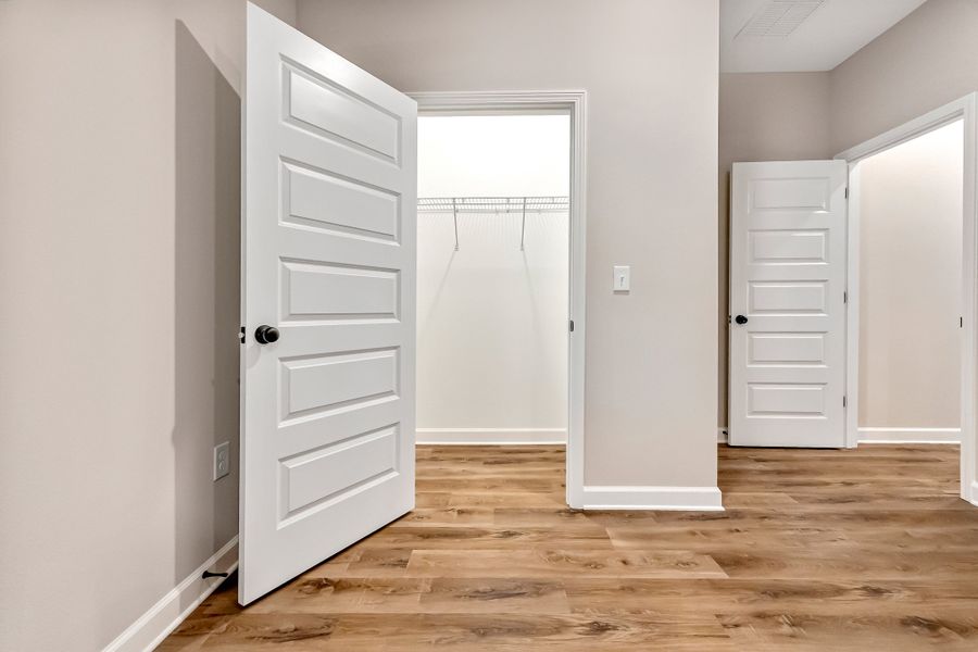 Spacious, unfurnished interior of a new home in Barton's Bend, Crestview (Image 27). Spacious, unfurnished interior of a new home in Barton's Bend, Crestview (Image 27).