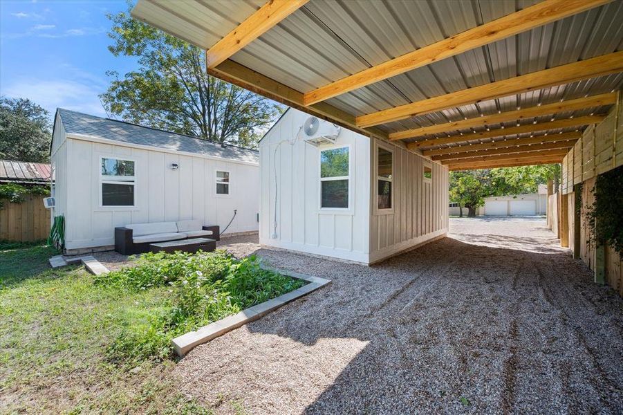 Exterior details and patio area of a home in , Mexia (Image 21).