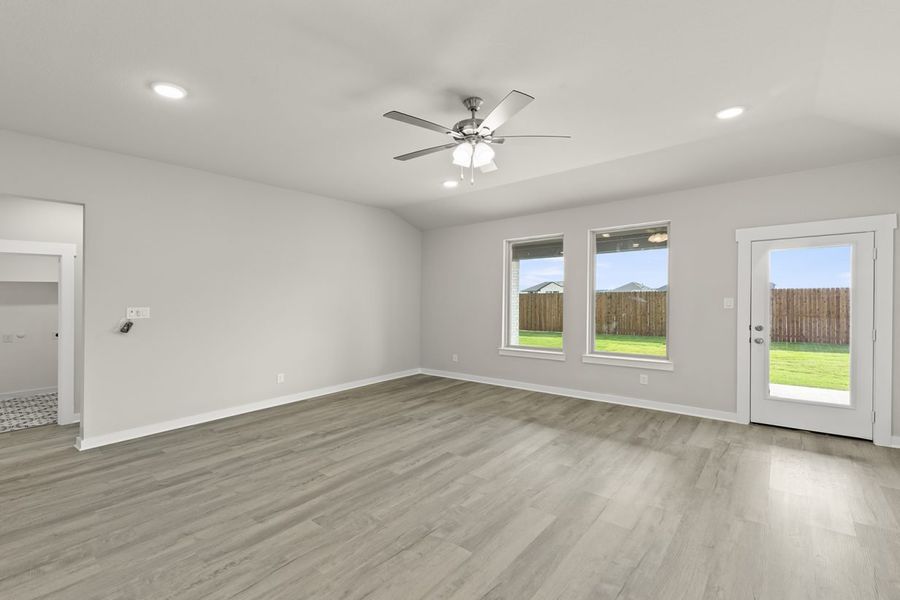 Representative unfurnished interior of a home built from the Hickory Sunterra 50s by Brohn Homes in Sunterra, Katy (Image 10).