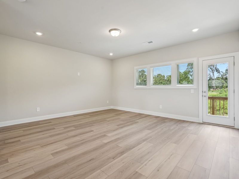 Spacious, unfurnished interior of a new home in Martin Springs - Highland Series, Lawrenceville (Image 14).