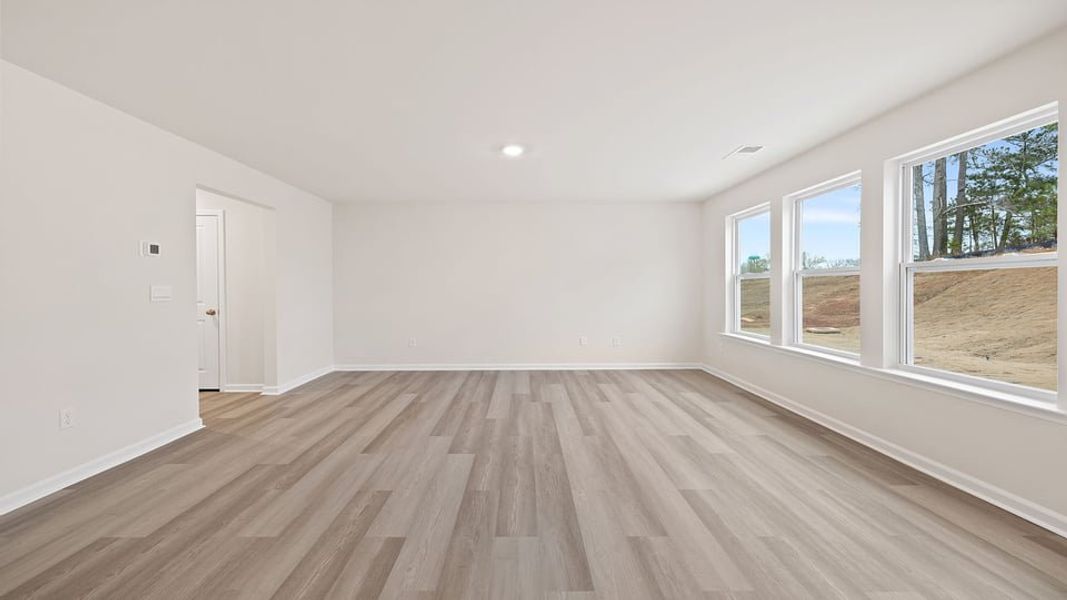 Spacious, unfurnished interior of a new home in Seneca Falls, Seneca (Image 20).