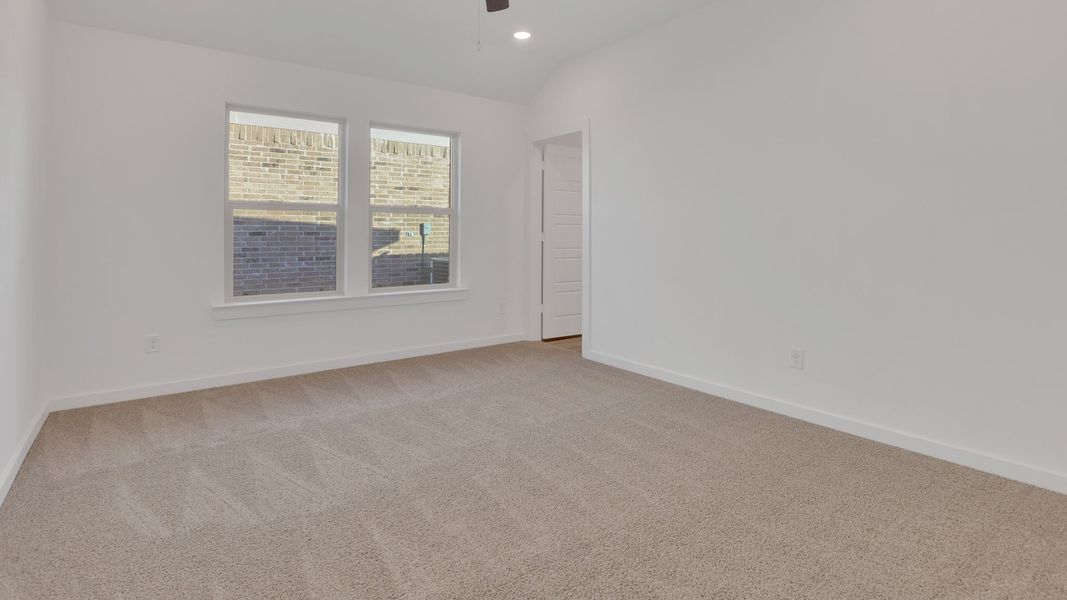 Spacious, unfurnished interior of a new home in Allen Farms, Lubbock (Image 14).