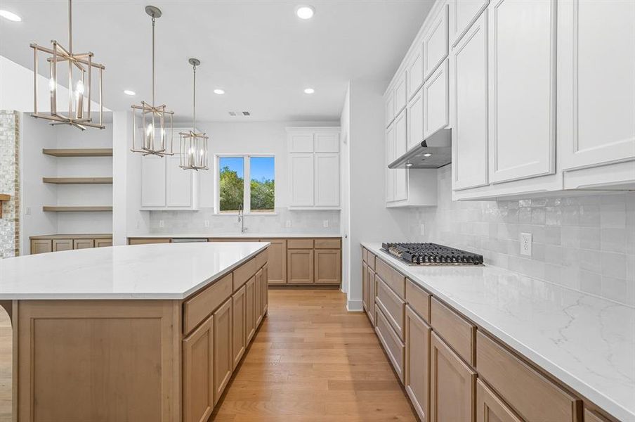 Furnished interior view inside a new home in Sonoma Verde: 70ft. lots, McLendon-Chisholm (Image 9). Furnished interior view inside a new home in Sonoma Verde: 70ft. lots, McLendon-Chisholm (Image 9).