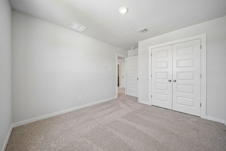 Spacious, unfurnished interior of a new home in Eastwood at Sonterra, Jarrell (Image 24).