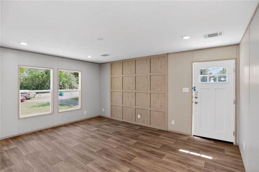 Spacious, unfurnished interior of a new home in , Jasper (Image 12).