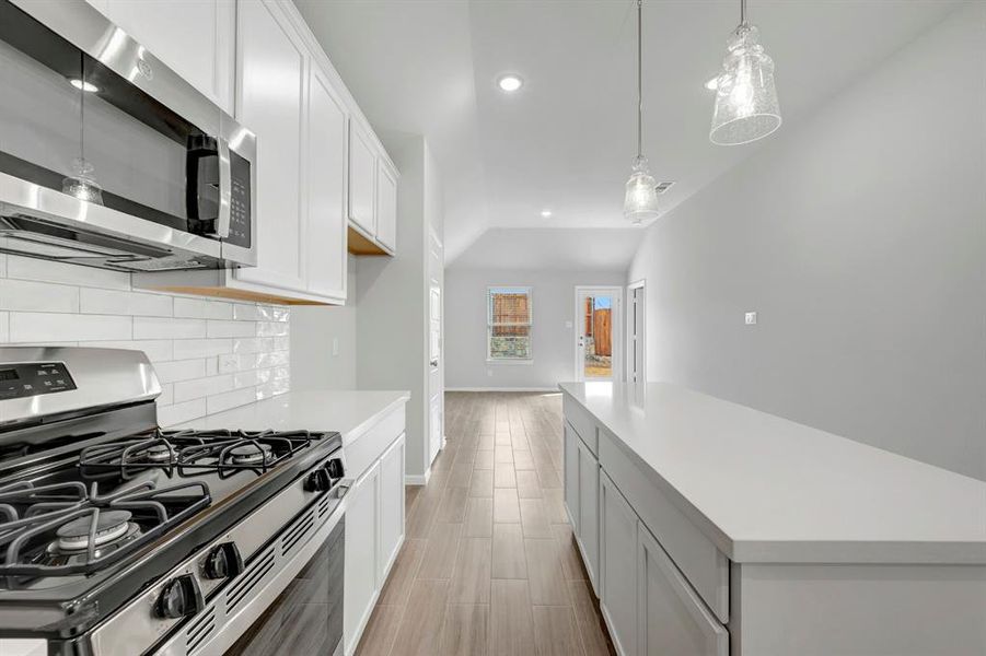 Furnished interior view inside a new home in Elevon, Lavon (Image 15).