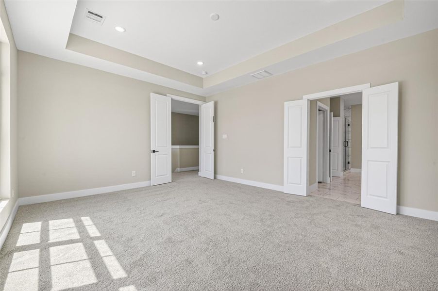Spacious, unfurnished interior of a new home in , Houston (Image 33).