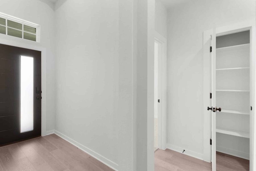 Spacious, unfurnished interior of a new home in Nolina, Georgetown (Image 42).