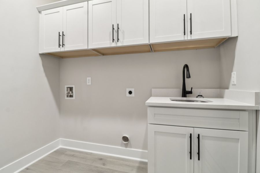 Representative interior finishes for a home built from the Ashbourne II by Great Southern Homes in Collins Cove, Chapin (Image 23).