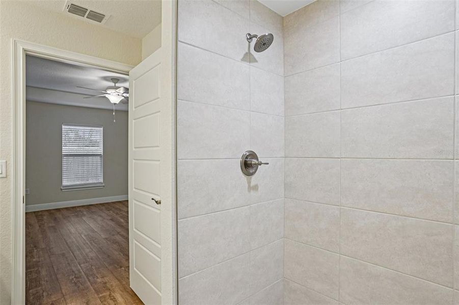 Close-up of interior finishes inside a home in , Citrus Springs (Image 16).