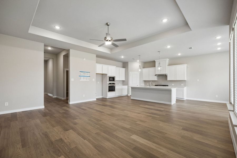Spacious, unfurnished interior of a new home in Dove Hollow, Waxahachie (Image 18). Spacious, unfurnished interior of a new home in Dove Hollow, Waxahachie (Image 18).
