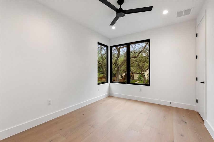 Spacious, unfurnished interior of a new home in , Austin (Image 21).