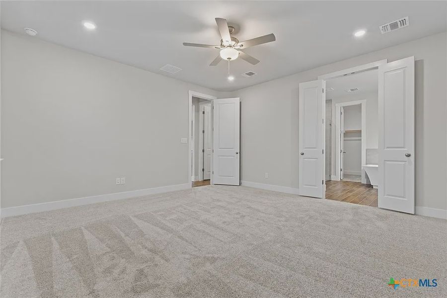 Spacious, unfurnished interior of a new home in Lakeside at Tessera on Lake Travis, Lago Vista (Image 14). Spacious, unfurnished interior of a new home in Lakeside at Tessera on Lake Travis, Lago Vista (Image 14).