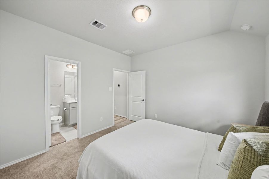 Furnished interior view inside a new home in Candela, Richmond (Image 6).