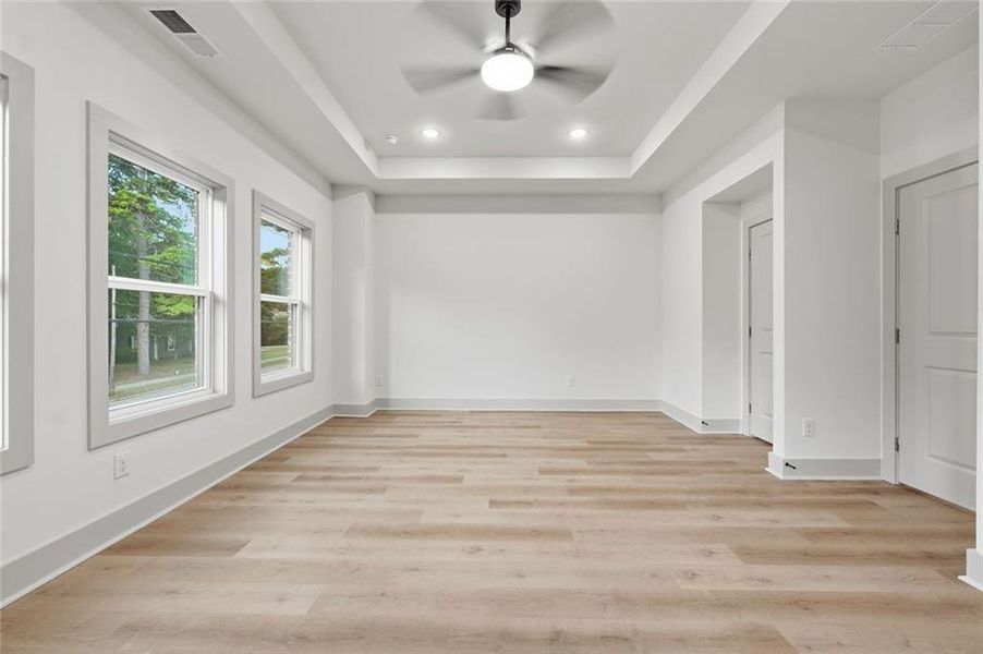 Spacious, unfurnished interior of a new home in , Athens (Image 29).