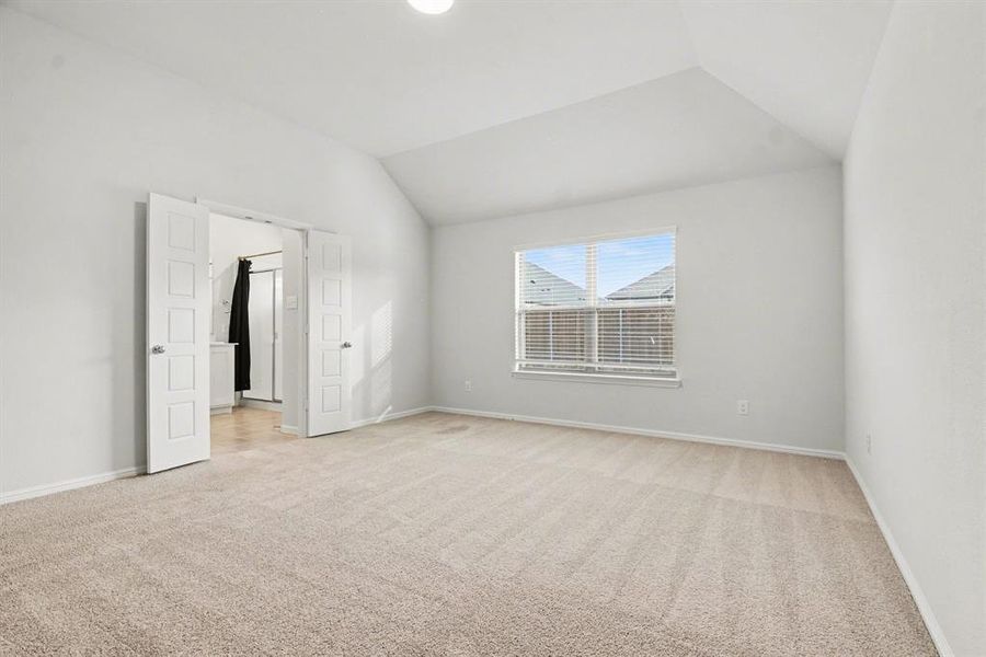 Spacious, unfurnished interior of a new home in Stratton Place, Greenville (Image 22).