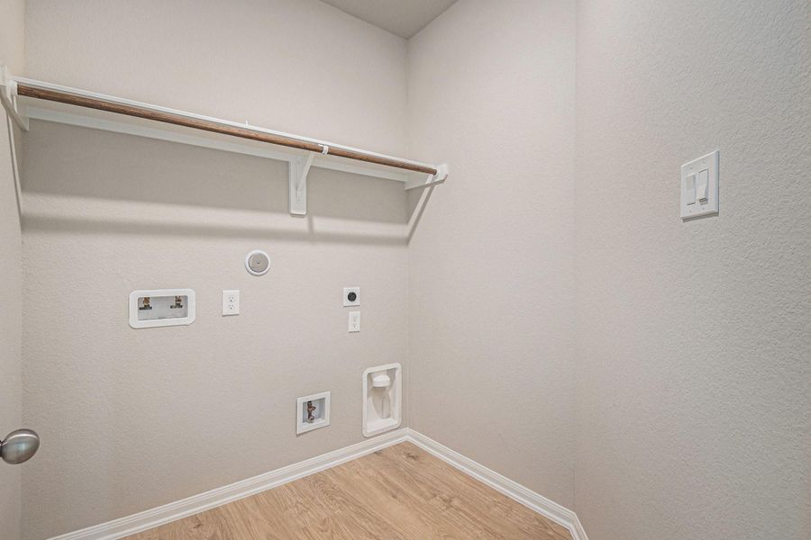 Spacious, unfurnished interior of a new home in Clear View Estates, Willis (Image 21).