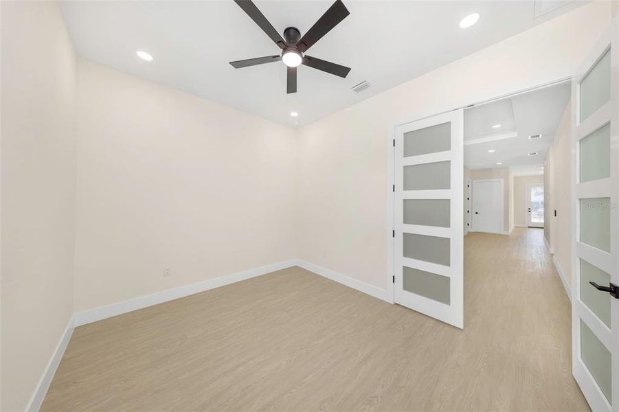 Spacious, unfurnished interior of a new home in , St. Petersburg (Image 17).