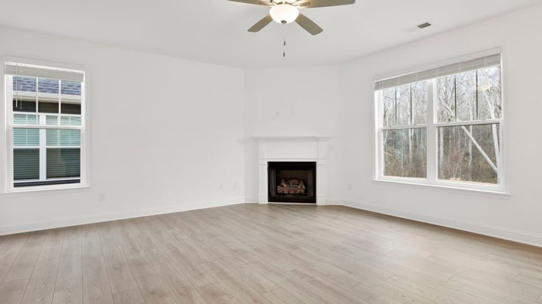 Spacious, unfurnished interior of a new home in Briargate, Fountain Inn (Image 20).