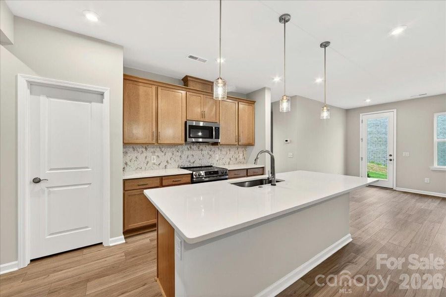 Large kitchen island Large kitchen island