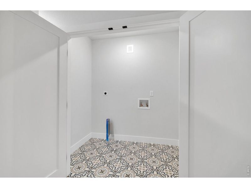 Spacious, unfurnished interior of a new home in , Denver (Image 22).