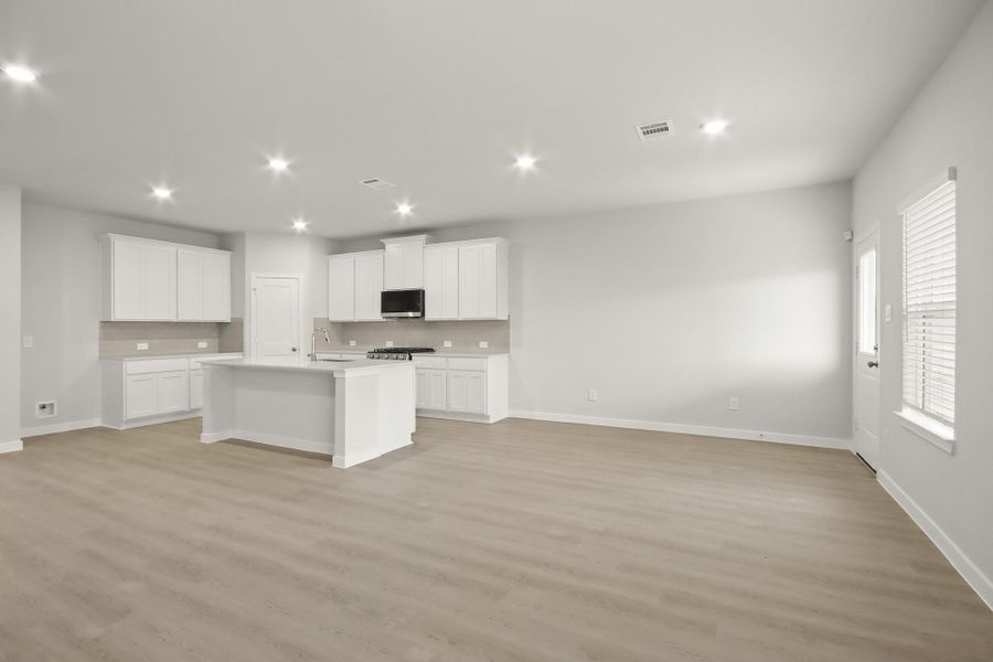 Spacious, unfurnished interior of a new home in Maple Woods, Hockley (Image 14).