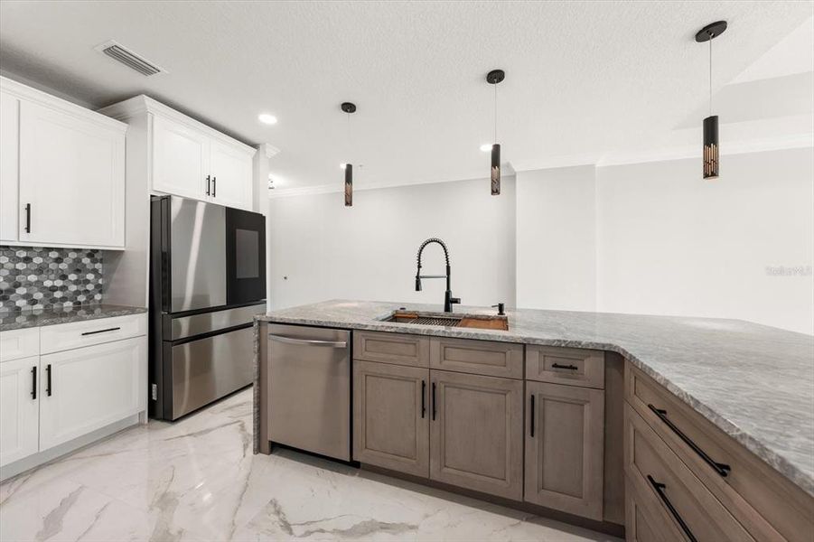 Furnished interior view inside a new home in , Clearwater (Image 7).