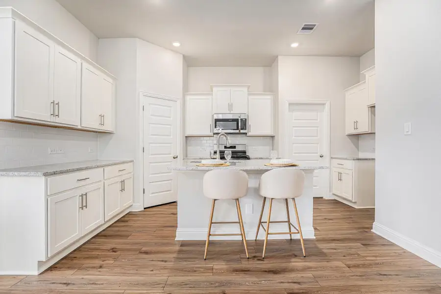 *STOCK PHOTO - COLORS & FEATURES MAY VARY