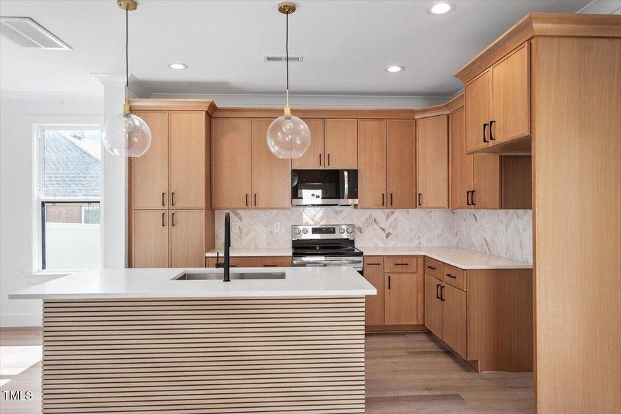 23-810 Berwyn Ave [2399192]_23