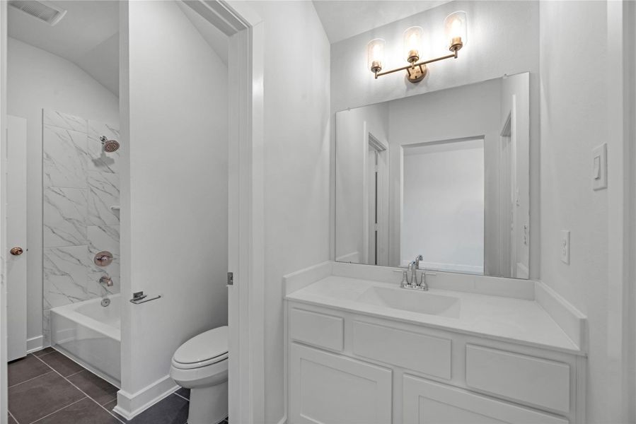 Furnished interior view inside a new home in Cross Creek West, Fulshear (Image 5).