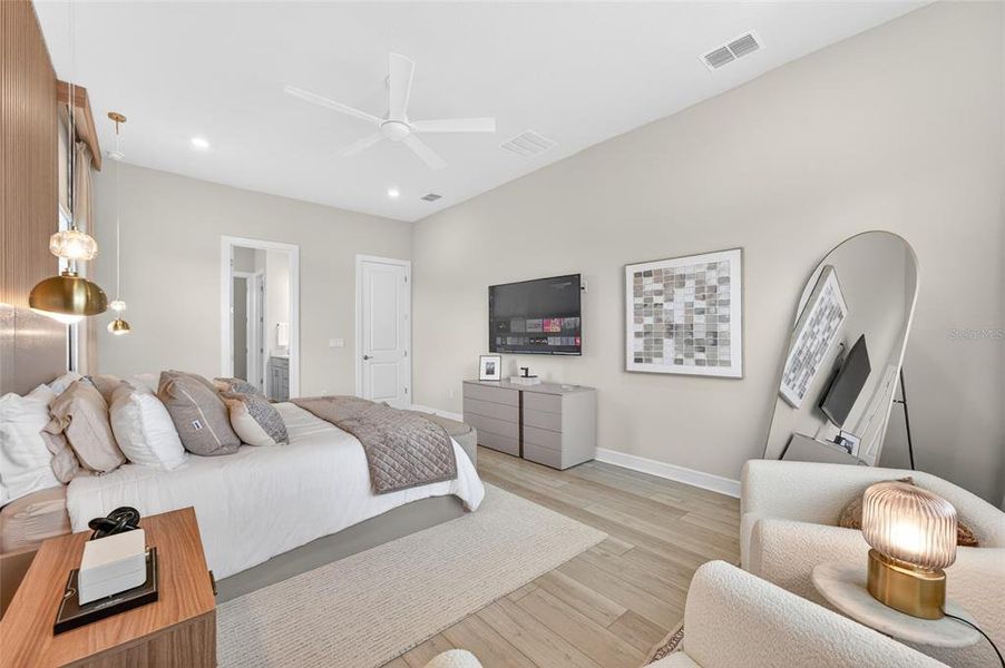 Furnished interior view inside a new home in , Orlando (Image 27).