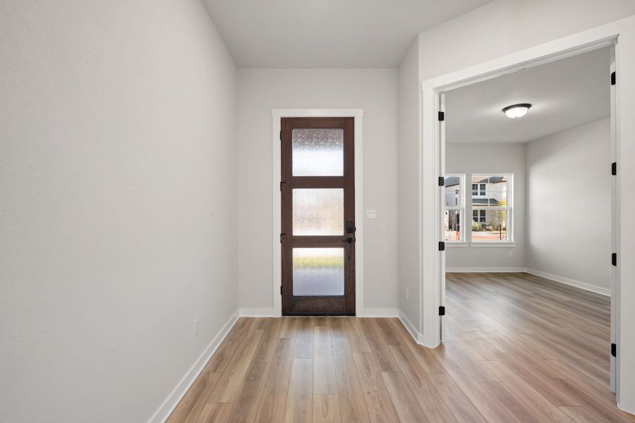 Spacious, unfurnished interior of a new home in Lariat, Liberty Hill (Image 17).